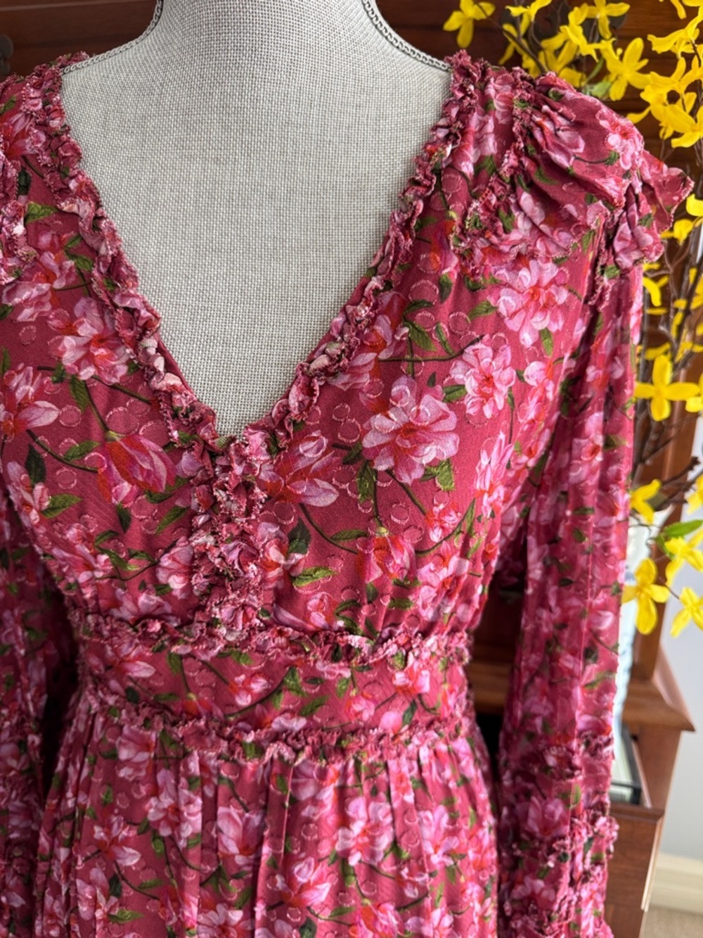 SACHIN + BABI Dress Size 10 Midi Red-Pink Floral